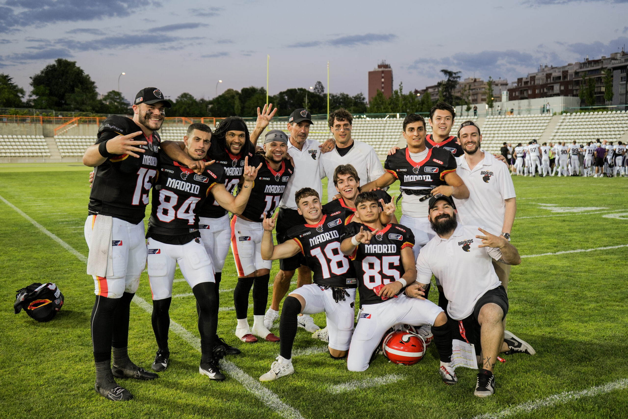 picture of the whole football team